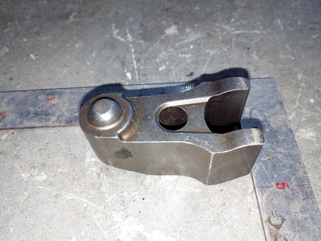 кронштейн топливной форсунки D2866 б/у - 2